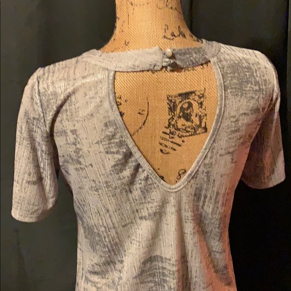 Silver Blouse - Picture 4 of 4